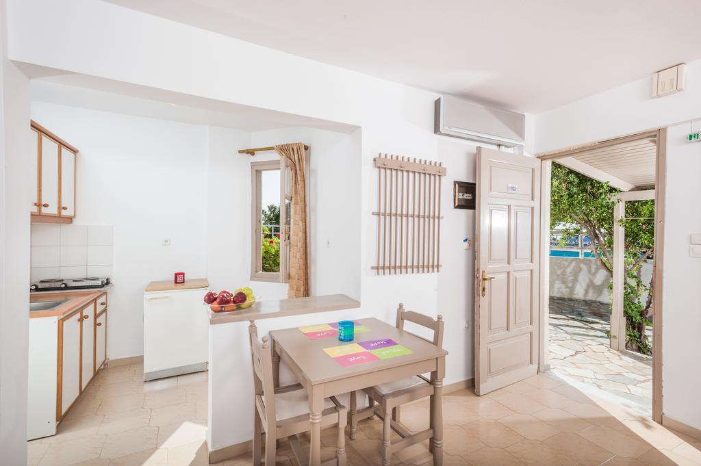 Panorama-Seaview Studios & Apartments ヘルソニソス エクステリア 写真